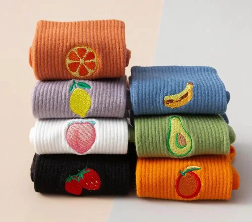 تاثیر طراحی و رنگ جوراب